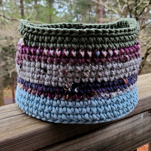 Hand crafted Boho shabby chic basket with handles - Picture 2 of 4